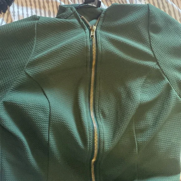 Clothes - Picture 3 of 16